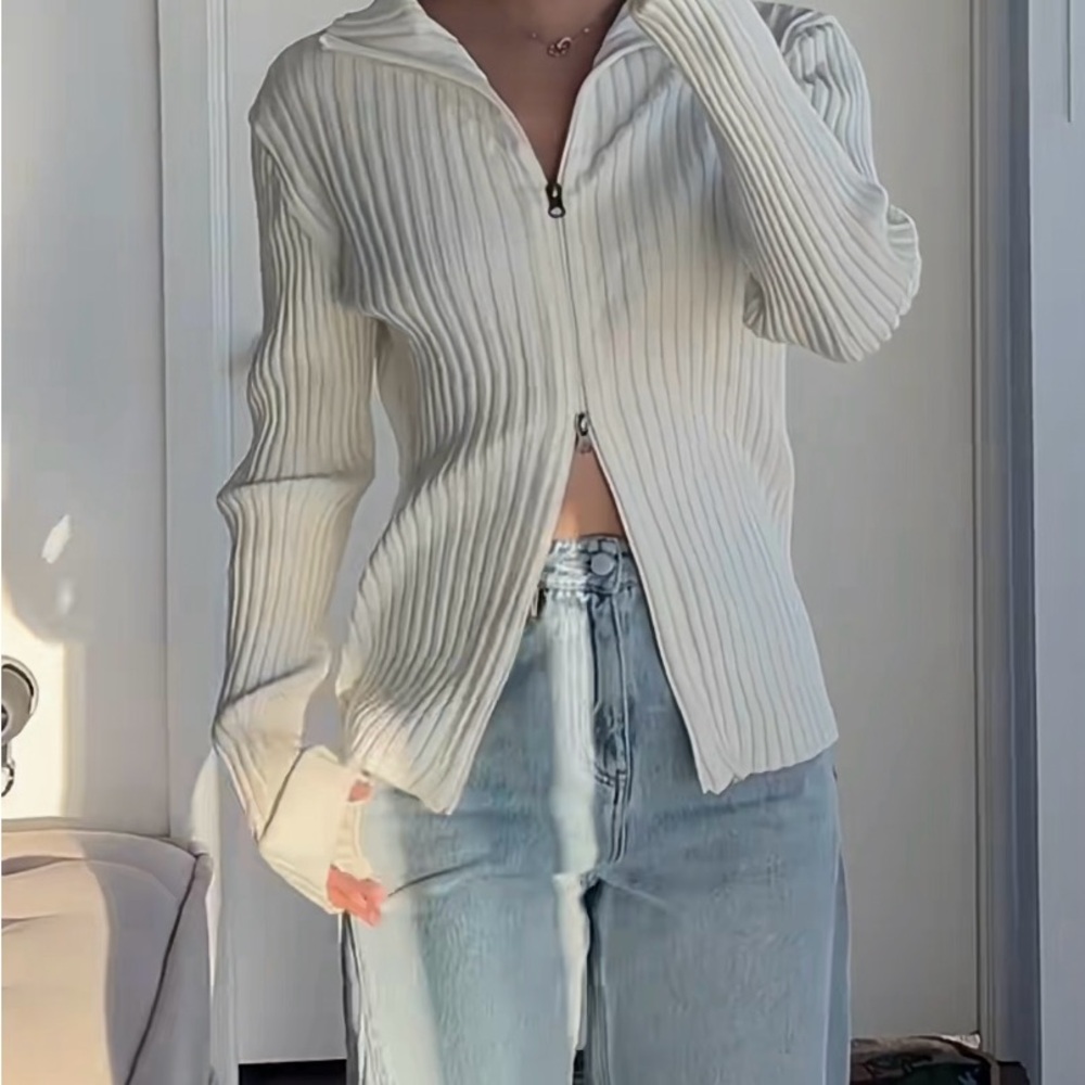 Amomento Women's Ivory Ribbed Zip-Up Sweater - Picture 3 of 6